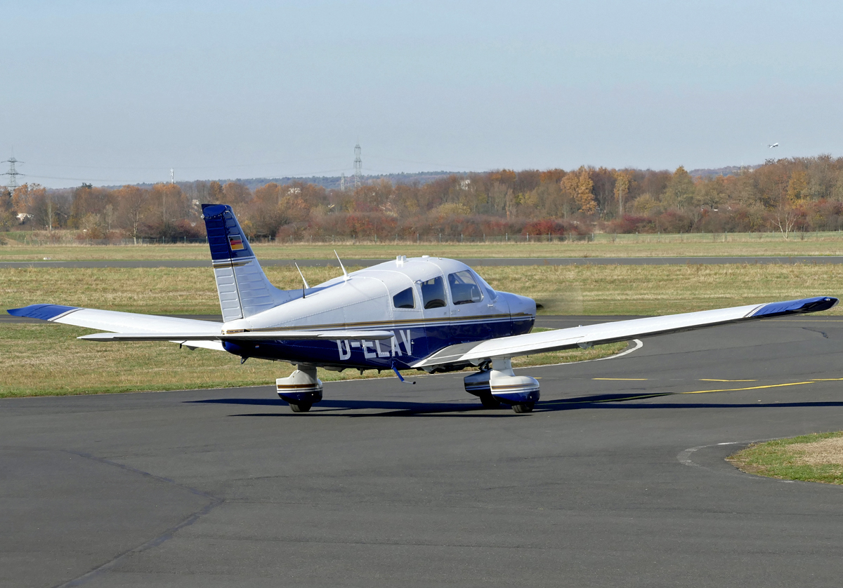PA 28-181 Archer II, D-ELAV in Bonn-Hangelar - 17.11.2018