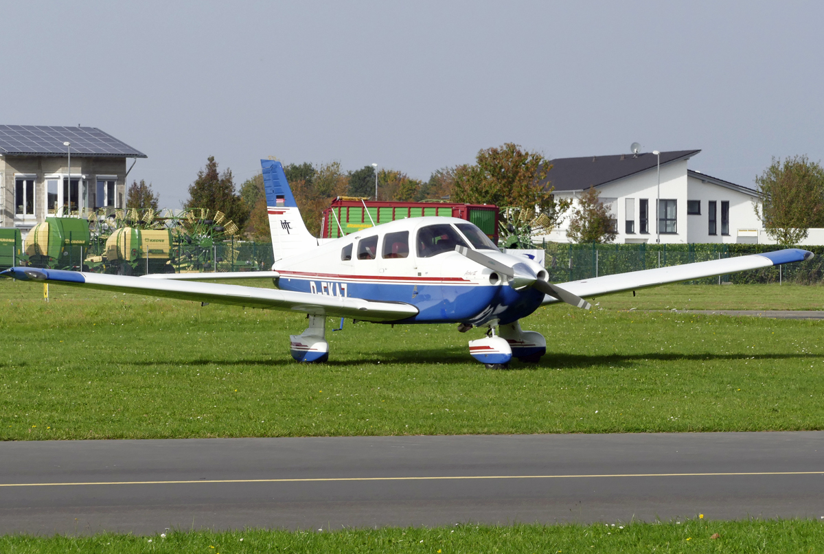 PA 28-181 Archer III, D-EKAZ in Winningen - 16.10.2017