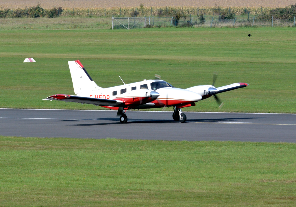 PA 34-220 T Seneca V, F-HEDP, beim Start in EDKB - 12.10.2015