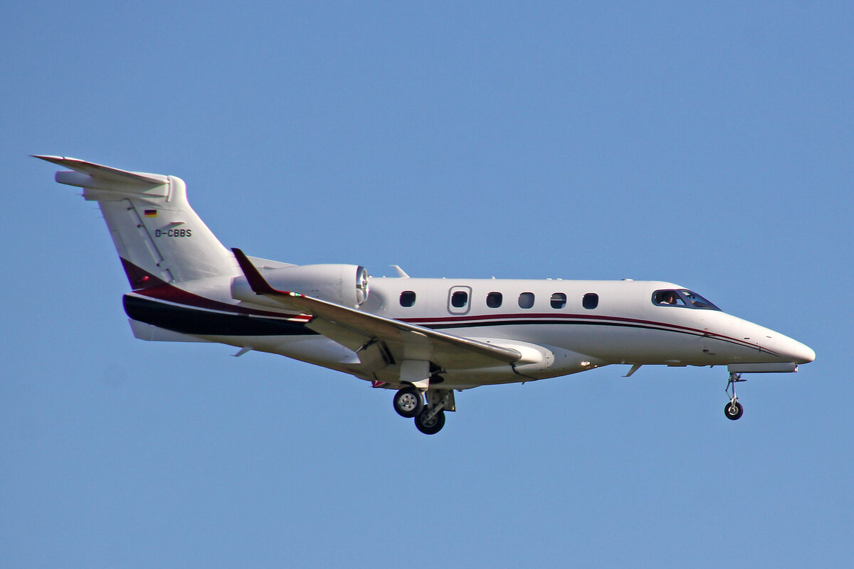 PAD Aviation Service, D-CBBS, Embraer EMB-505 Phenom 300, msn: 50500343, 23.Oktober 2021, ZRH Zürich, Switzerland.