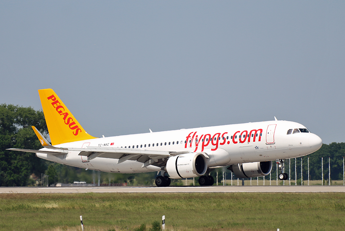 Pegasus Airbus A 320-251N, TC-NBZ, BER, 05.06.2021