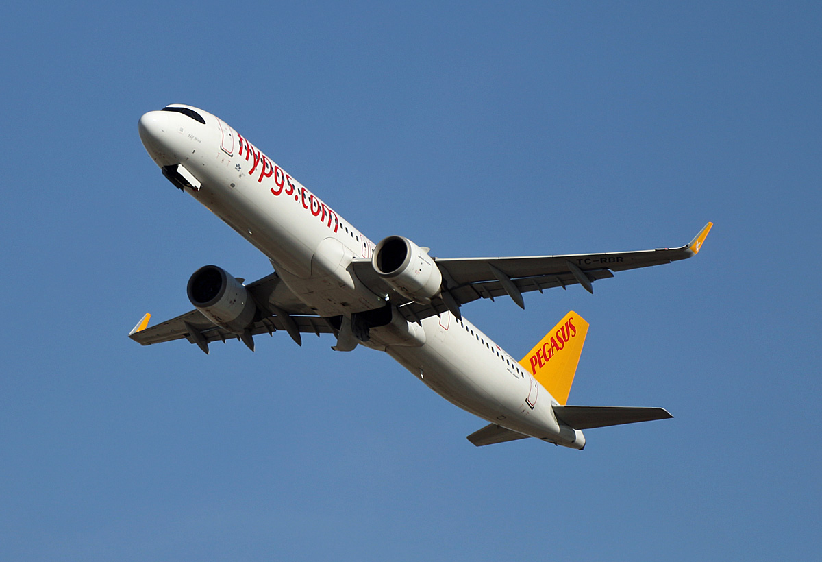 Pegasus, Airbus A 321-251NX, TC-RBR, BER, 05.03.2025