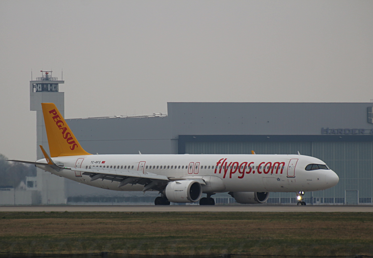 Pegasus, Airbus A 321-251NX, TC-RFS, BER, 12.04.2026