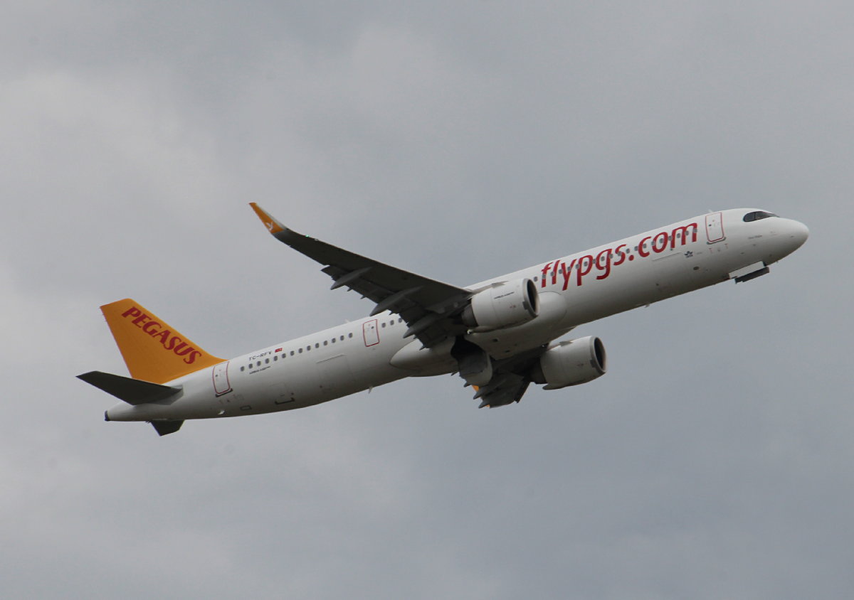 Pegasus, Airbus A 321-251NX, TC-RFV, BER, 10.06.2026