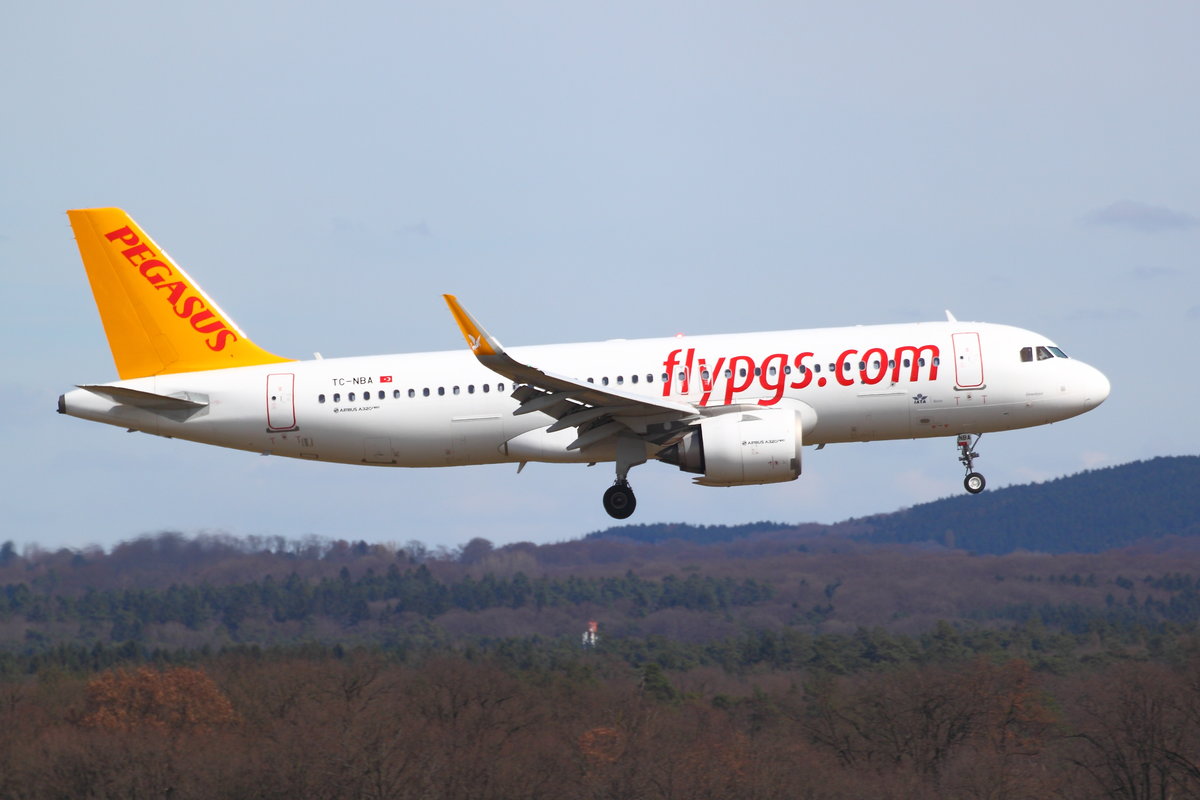 Pegasus Airlines, Airbus A320-251N, TC-NBA. Landet, von Istanbul (SAW) kommend, am 30.03.2018 in Köln-Bonn (CGN/EDDK). 