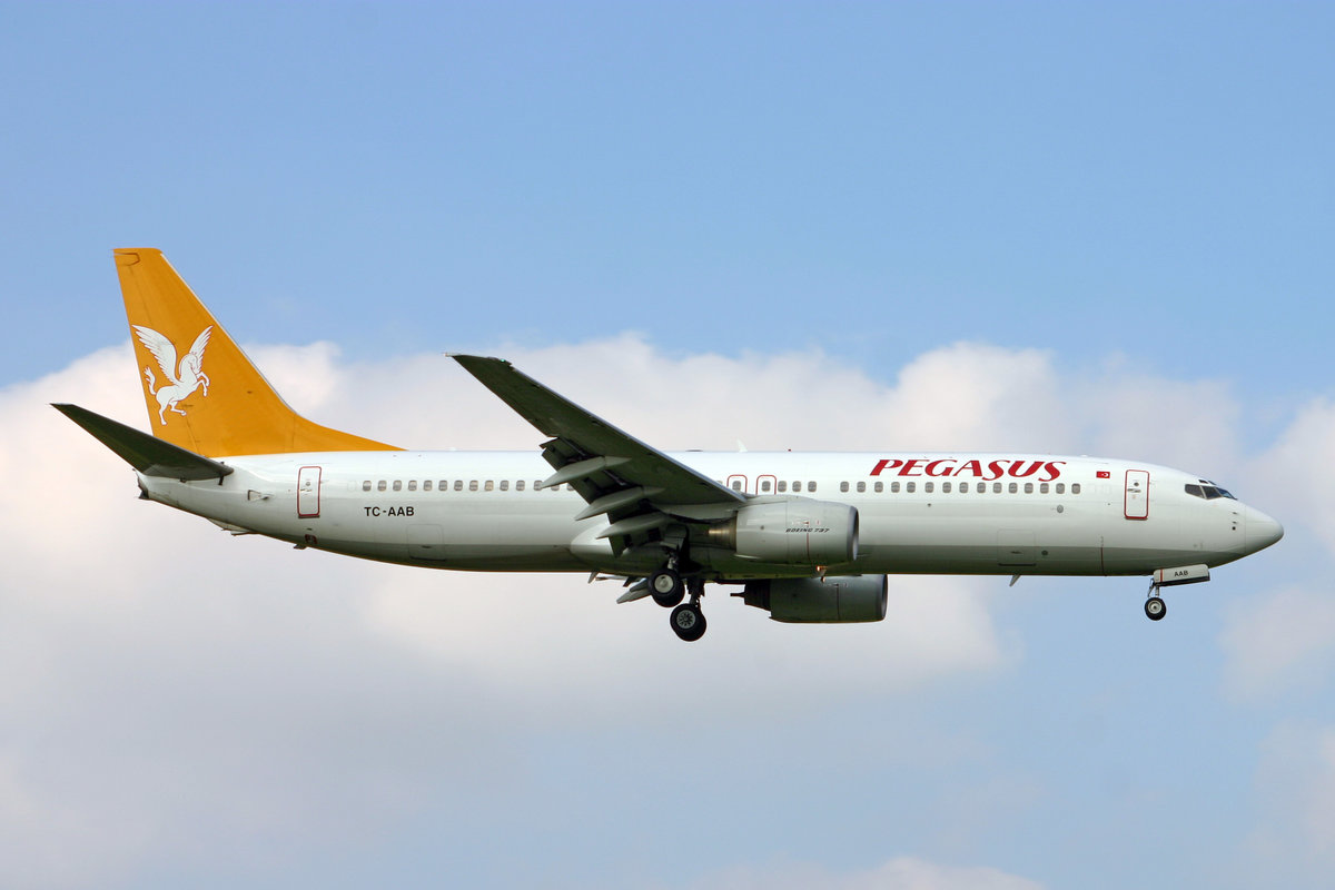 Pegasus Airlines, TC-AAB, Boeing 737-86N, msn: 28620/542, 17.August 2005, ZRH Zürich, Switzerland.