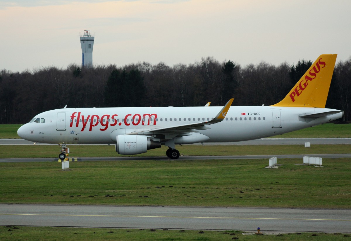 Pegasus Airlines, TC-DCD,(C/N 5995),Airbus A 320-214(SL), 20.12.2015,HAM-EDDH, Hamburg, Germany (Taufname:Deniz)