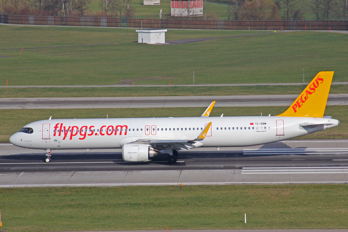 Pegasus Airlines, TC-RBM, Airbus A321-251X, msn:  Zeynep Ela , 20.Januar 2023, ZRH Zürich, Switzerland.