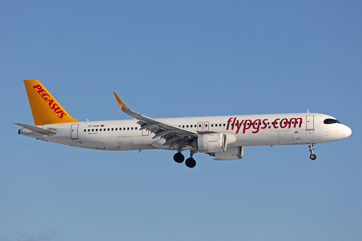 Pegasus Airlines, TC-RDB, Airbus A321-251NX, msn: 11100,  Alin , 04.Januar 2026, ZRH Zürich, Switzerland.