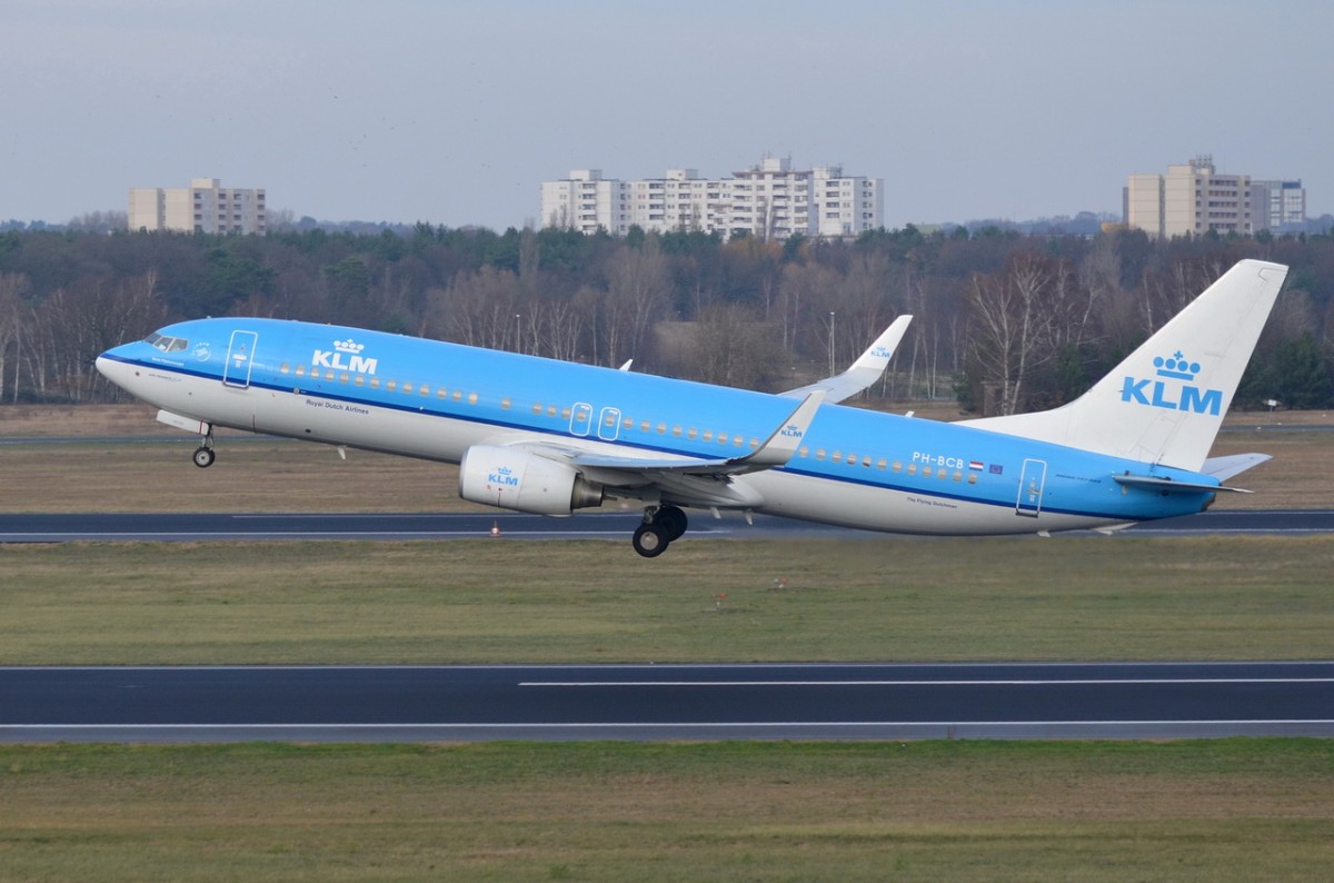 PH-BCB KLM Royal Dutch Airlines Boeing 737-8K2(WL)   gestartet am 24.11.2015 in Tegel