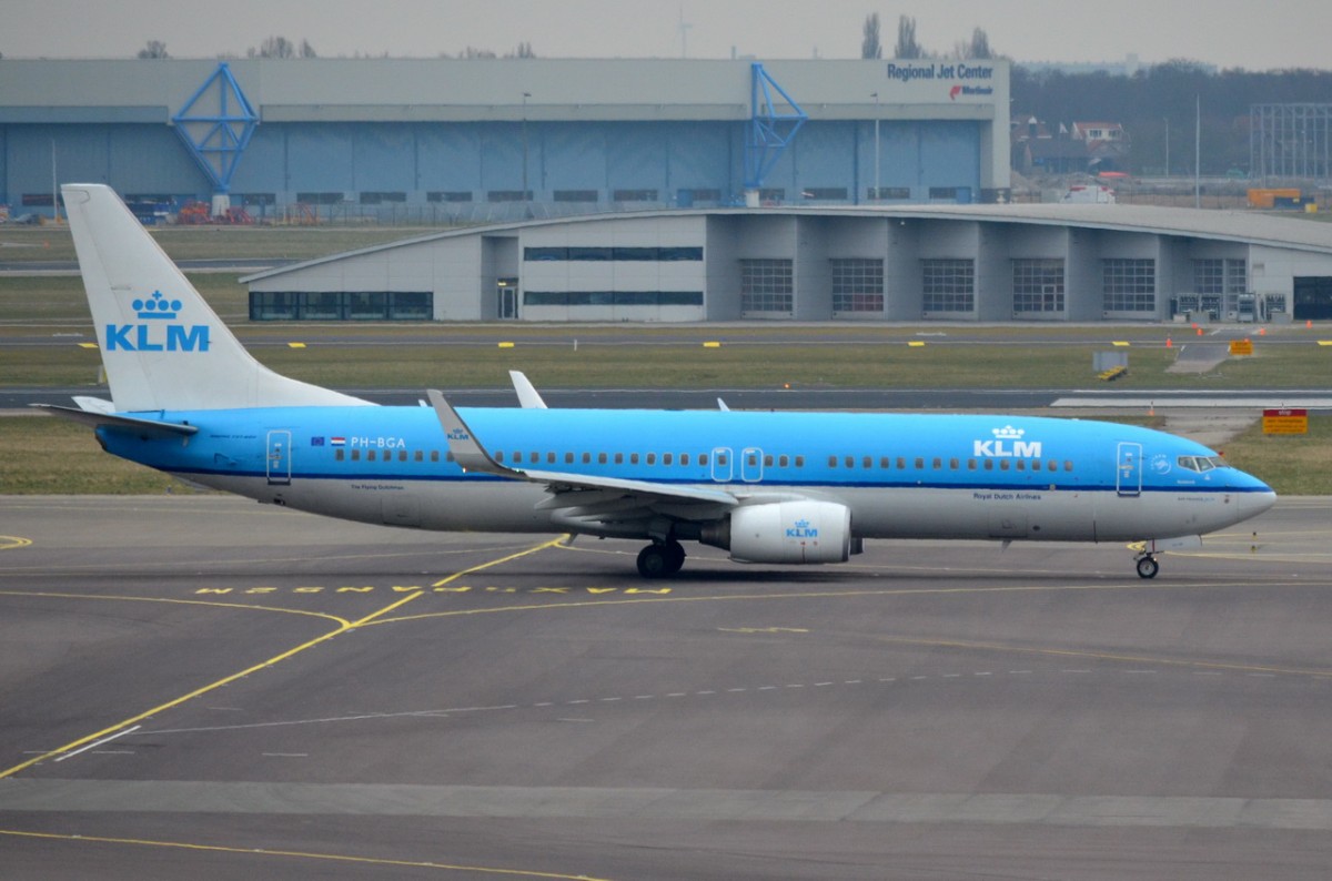 PH-BGA KLM Royal Dutch Airlines Boeing 737-8K2(WL)  zum Start am 15.03.2015 in Amsterdam