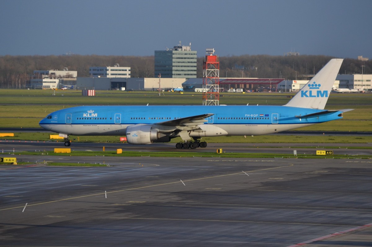 PH-BQP KLM Royal Dutch Airlines Boeing 777-206(ER)    30.11.2013

Amsterdam-Schiphol