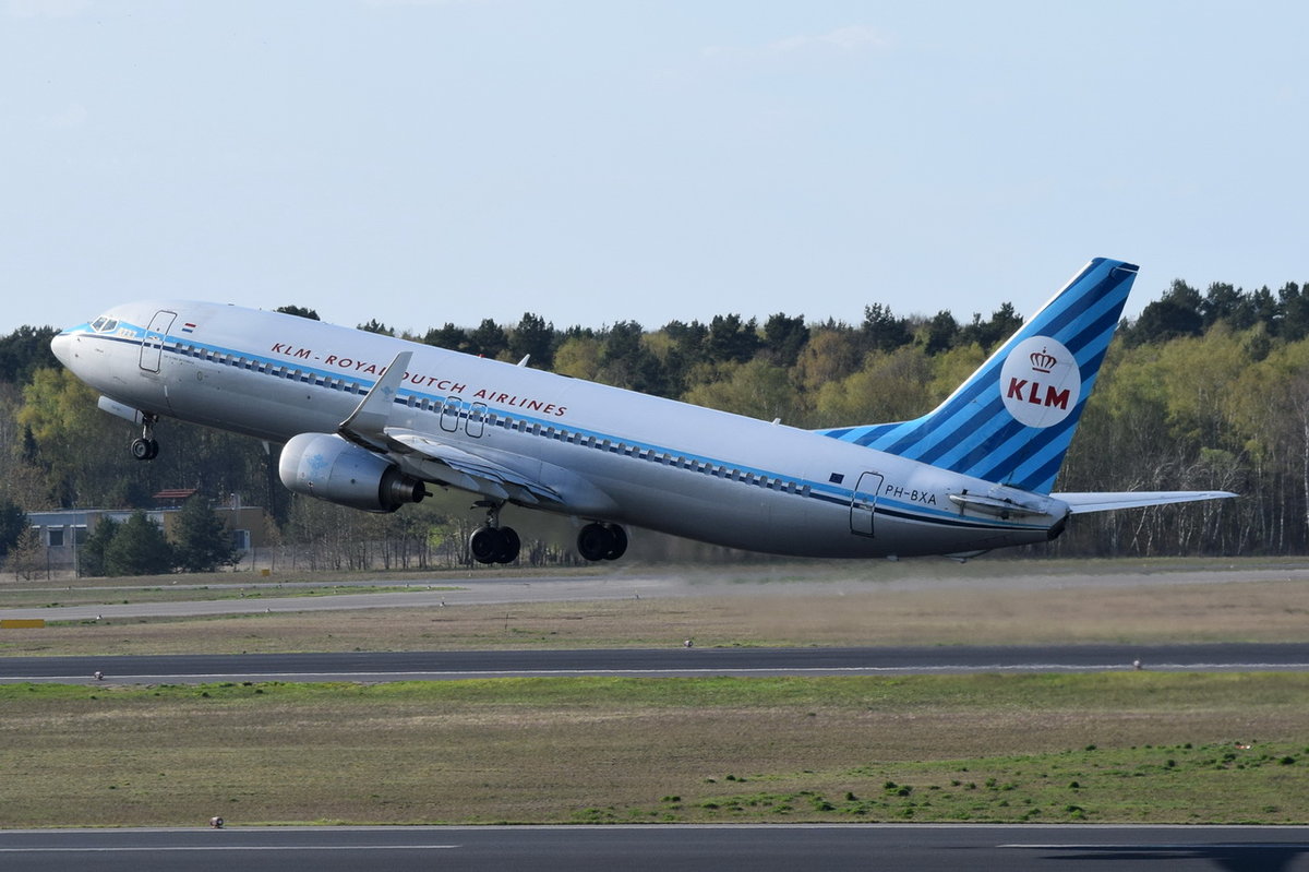 PH-BXA KLM Royal Dutch Airlines Boeing 737-8K2(WL)  am 20.04.2016 gestartet in Tegel