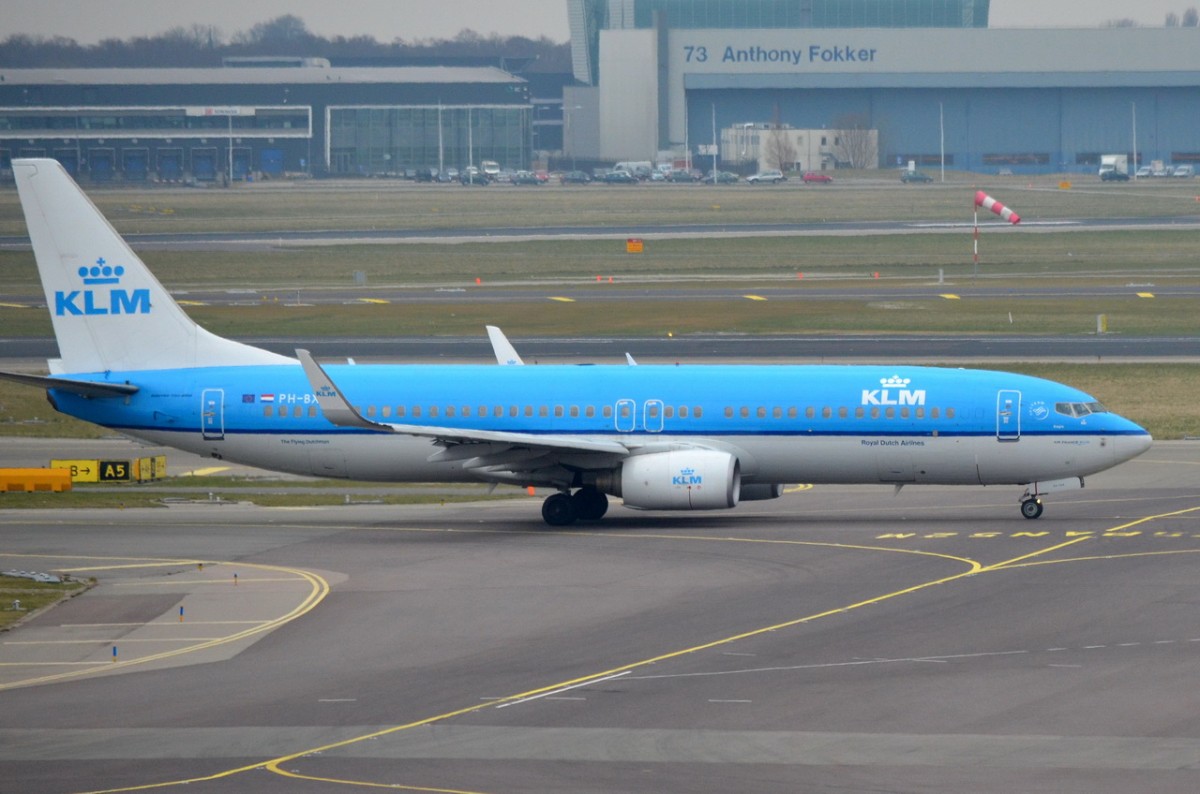 PH-BXD KLM Royal Dutch Airlines Boeing 737-8K2(WL)  zum Start am 15.03.2015 in Amsterdam