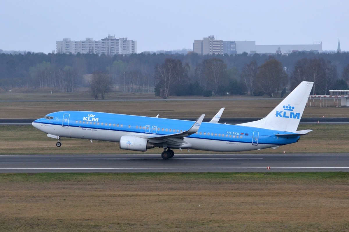 PH-BXU KLM Royal Dutch Airlines Boeing 737-8BK (WL)   gestartet in Tegel 24.03.2014