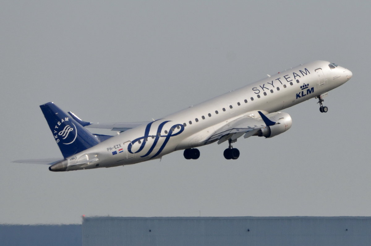 PH-EZX KLM Cityhopper Embraer ERJ-190STD (ERJ-190-100)  , AMS , 12.03.2017
