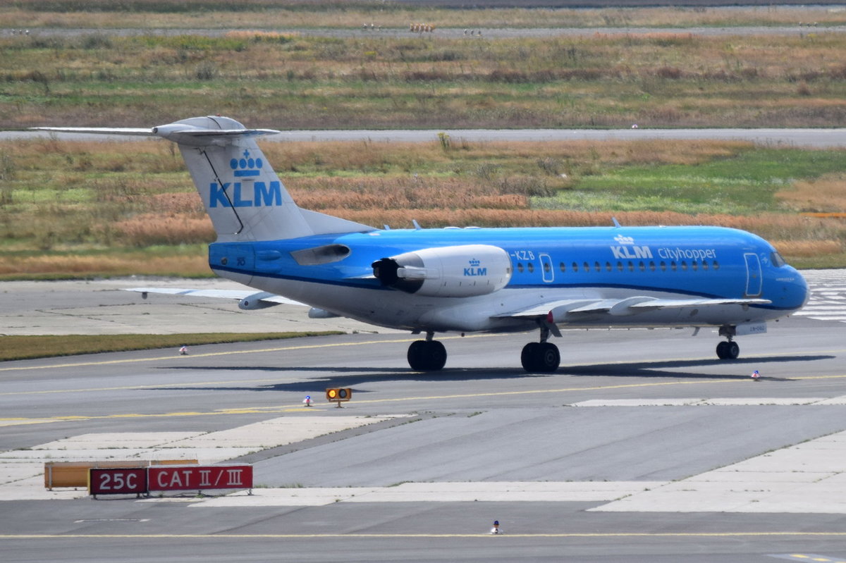 PH-KZB KLM Cityhopper Fokker F70  zum Start in Frankfurt am 01.08.2016