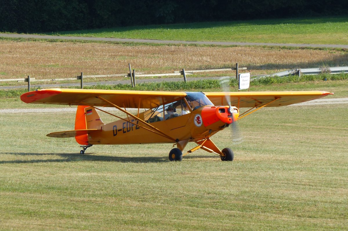 Piper PA 18-95 Super Cub, D-EDFZ am Start auf der Hahnweide (EDST), 10.9.2016