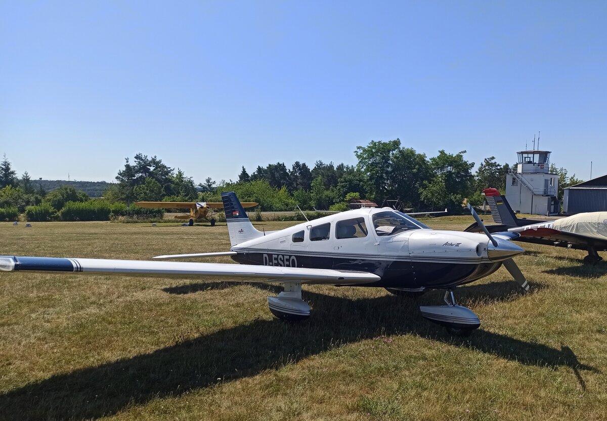 Piper PA 28-181 Archer III, D-ESFO, Flugplatz Hammelburg (EDFJ), 12.7.2026