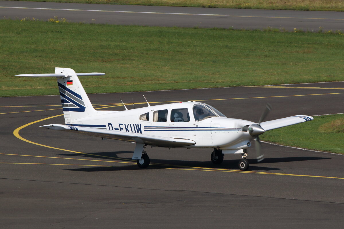 Piper PA-28RT-201T Turbo Arrow IV, D-EKUW. Bonn-Hangelar (EDKB) am 04.09.2021.