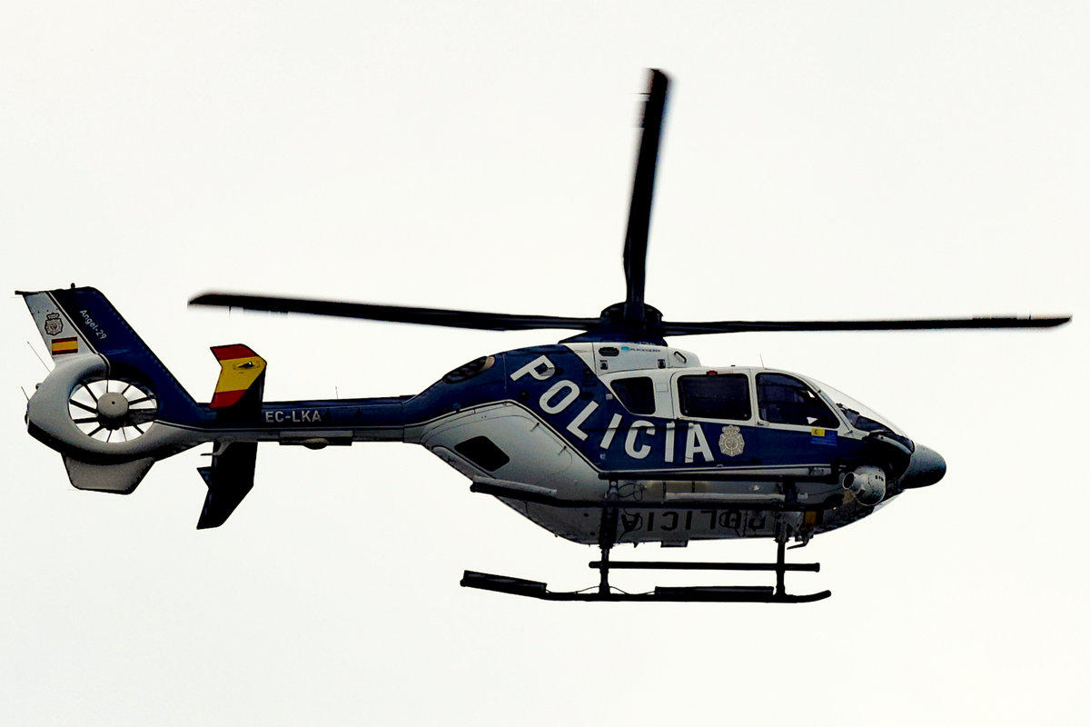 Polizei-Hubschrauber EC-LKA am 11.11.2019 über Las Palmas de Gran Canaria