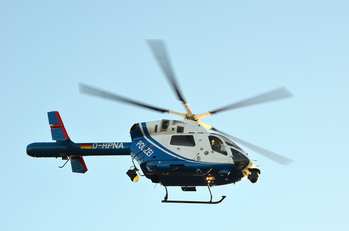 Polizei MD-902 Explorer D-HPNA am Airport Hamburg Helmut Schmidt aufgenommen am 27.11.16