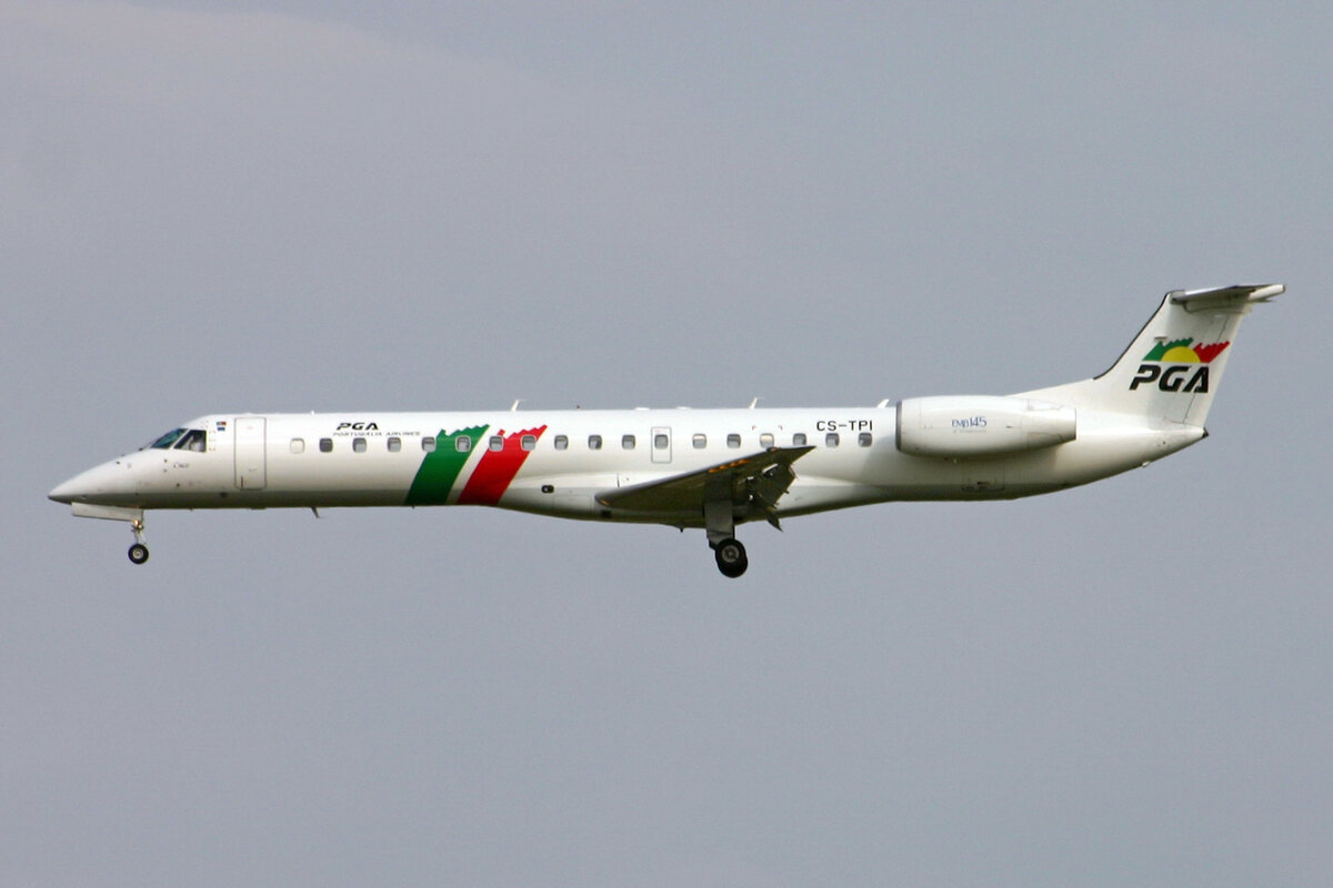 Portugalia Airlines, CS-TPI, Embraer ERJ-145, msn: 14500031,  31.August 2007, LYS Lyon-Saint-Exupéry, France.