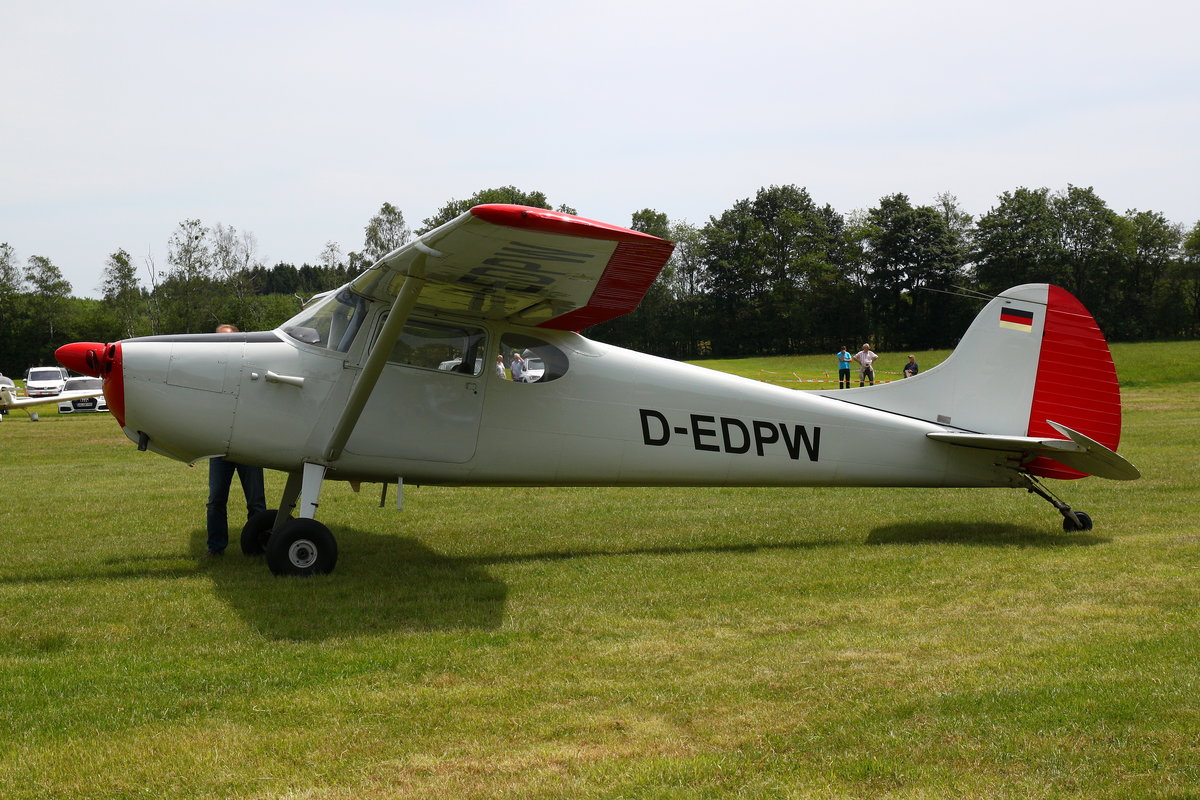 Privat, Cessna C170B, D-EDPW. Tag der offenen Tür in Ailertchen (EDGA), 09.06.2019.