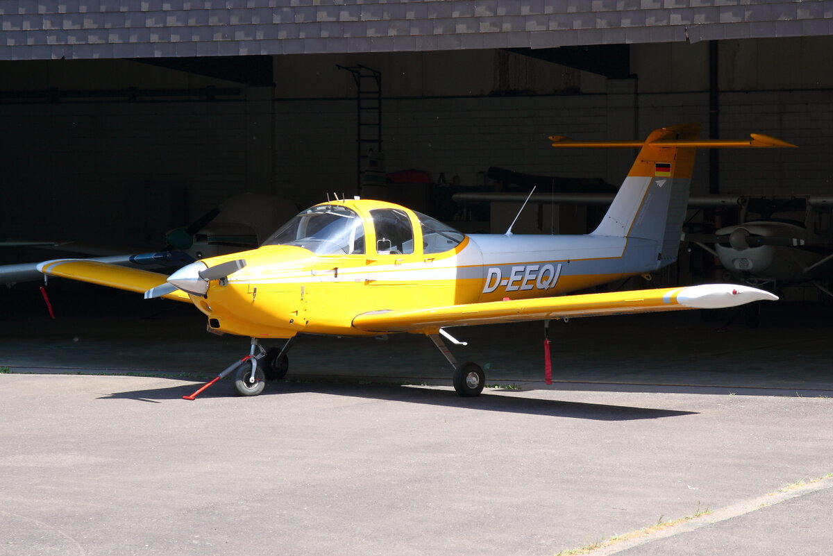 Privat, D-EEQI, Piper PA-38-112 Tomahawk. Bonn-Hangelar (EDKB) am 14.05.2022.