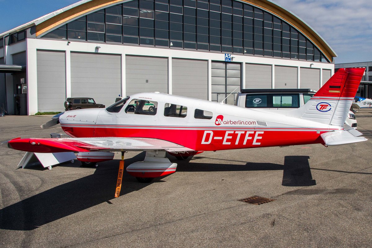 privat, D-EFTE, Piper, PA-28-181 Archer III, 07.04.2017, Aero '17, Friedrichshafen, Germany