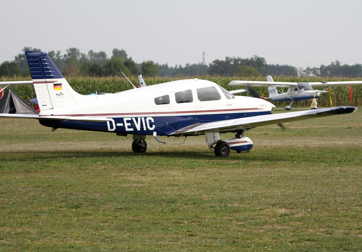 Privat, D-EVIC, Piper, PA-28-181 Archer III, 24.08.2013, EDMT, Tannheim (Tannkosh '13), Germany