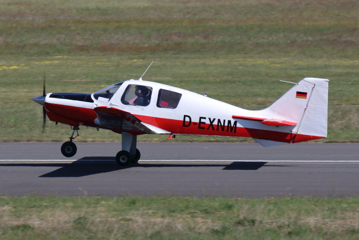Privat, D-EXNM, Beagle Aircraft, B-121 Pub. Bonn-Hangelar (EDKB) am 14.05.2022.