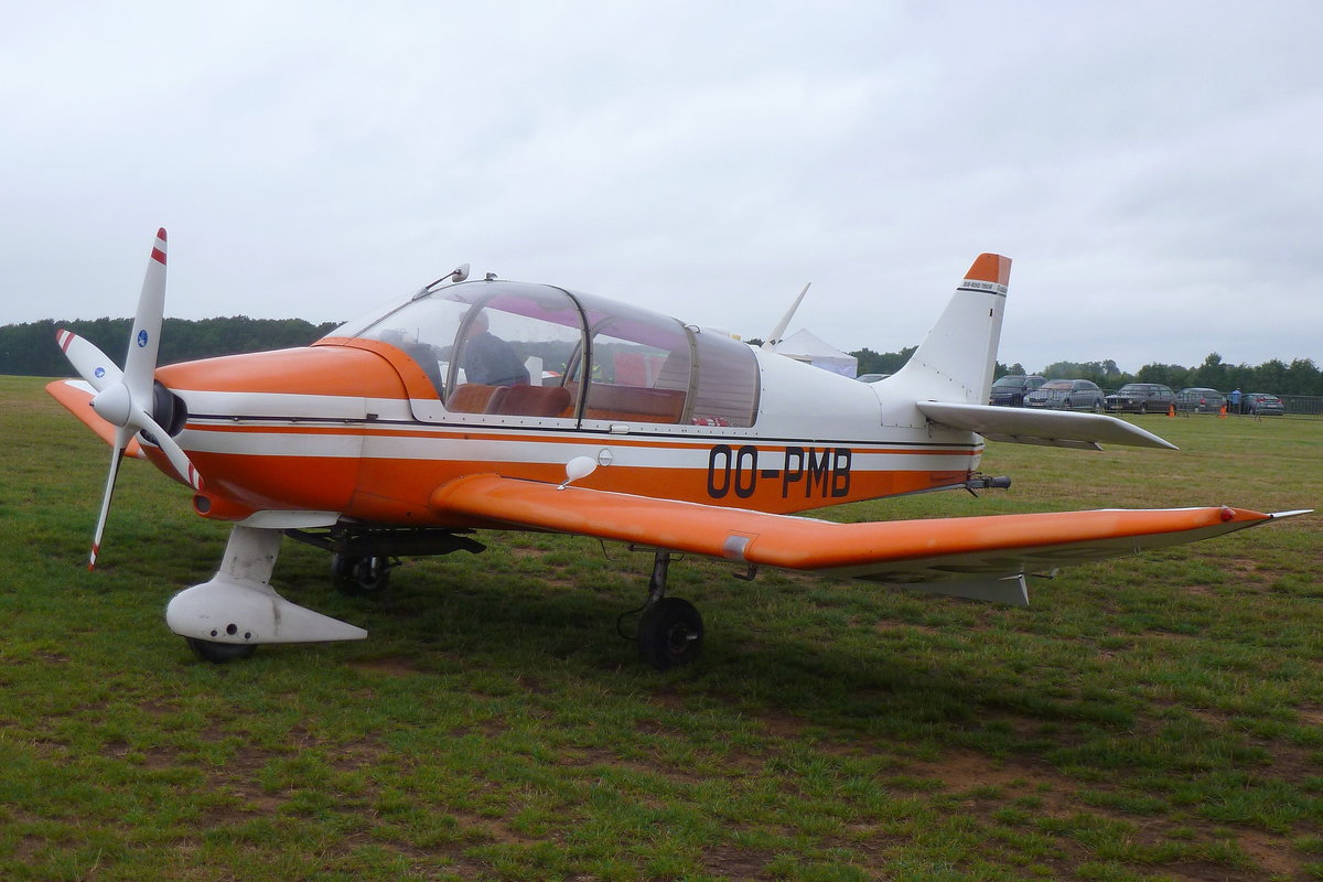Privat, OO-PMB, Robin DR.400-180R Remorqueur. 36. Oldtimer Fly-in Schaffen-Diest, BE, 17.08.2019