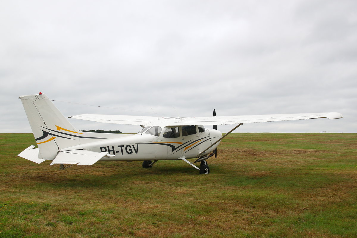Privat, PH-TGV, Reims-Cessna F172N Skyhawk. 36. Oldtimer Fly-in Schaffen-Diest, BE, 17.08.2019