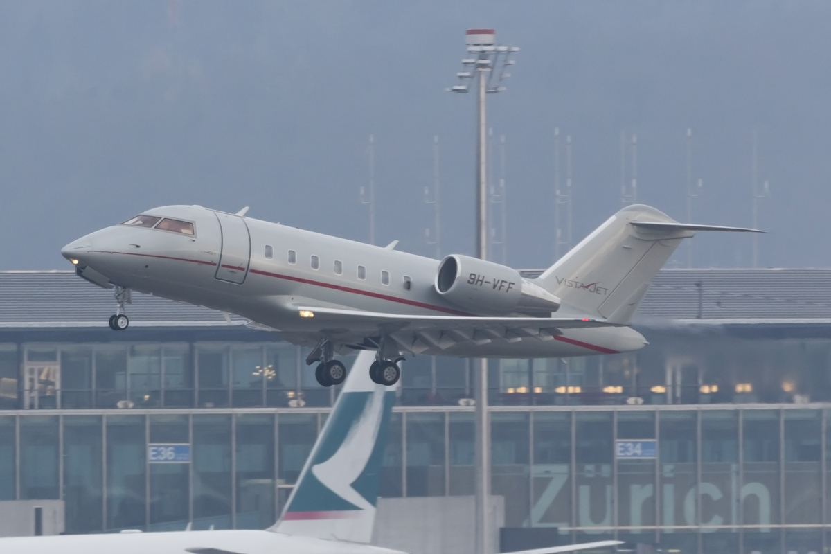 Private, 9H-VFF, Bombardier, CL-600-2B16 Challenger 605, 23.01.2016, ZRH, Zürich, Switzerland 



