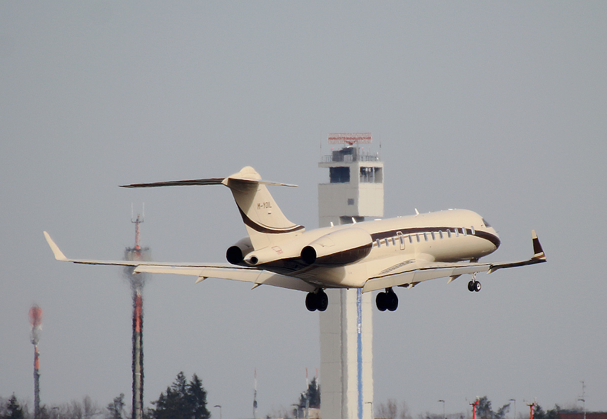 Private BD-700-1A10 Global 6000, M-YOIL, BER, 10.03.2021