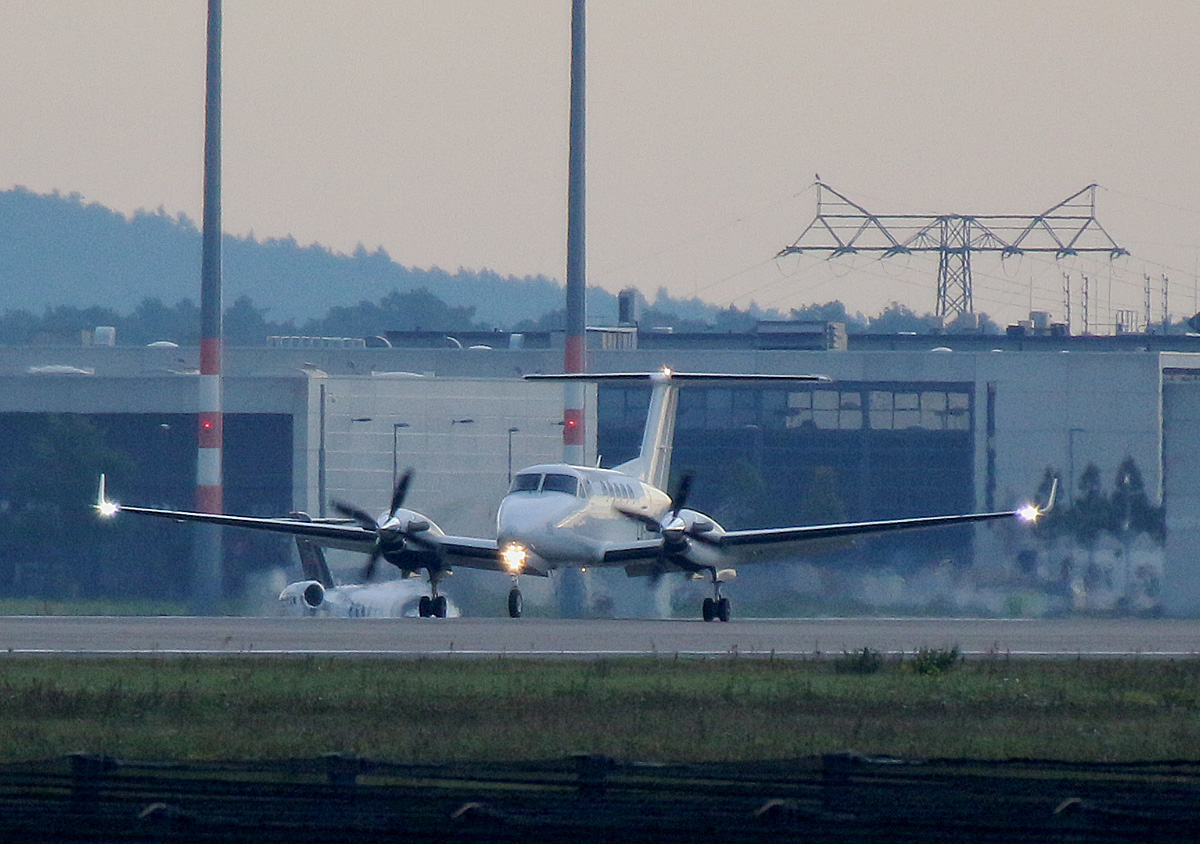 Private Beech B200GT Super King Air, LX-YES, BER, 02.10.2021