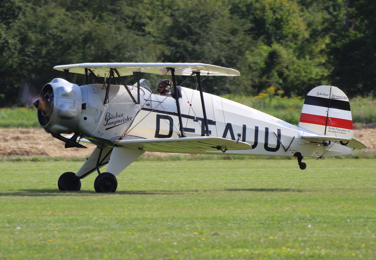 Private  Bcker BU-133C Jungmeister, D-EAUU, Flugplatz Bienenfarm, 08.08.2025