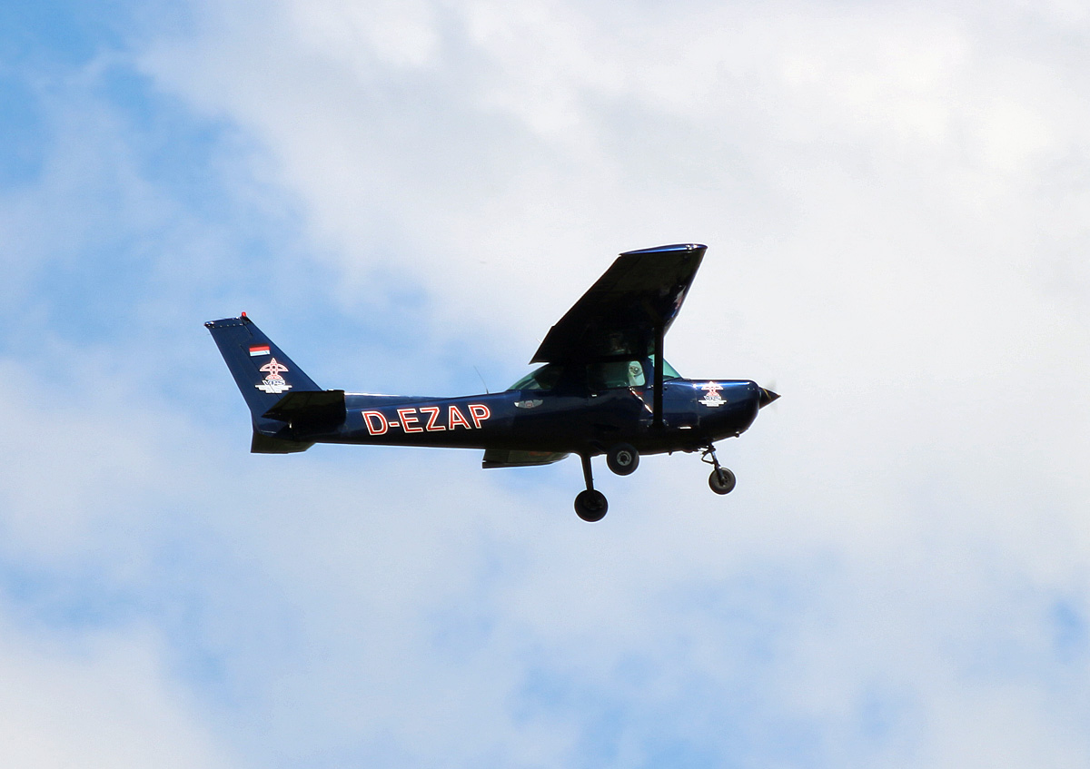 Private Cessna 152, D-EZAP, Flugplatz Bienefarm, 18.05.2019