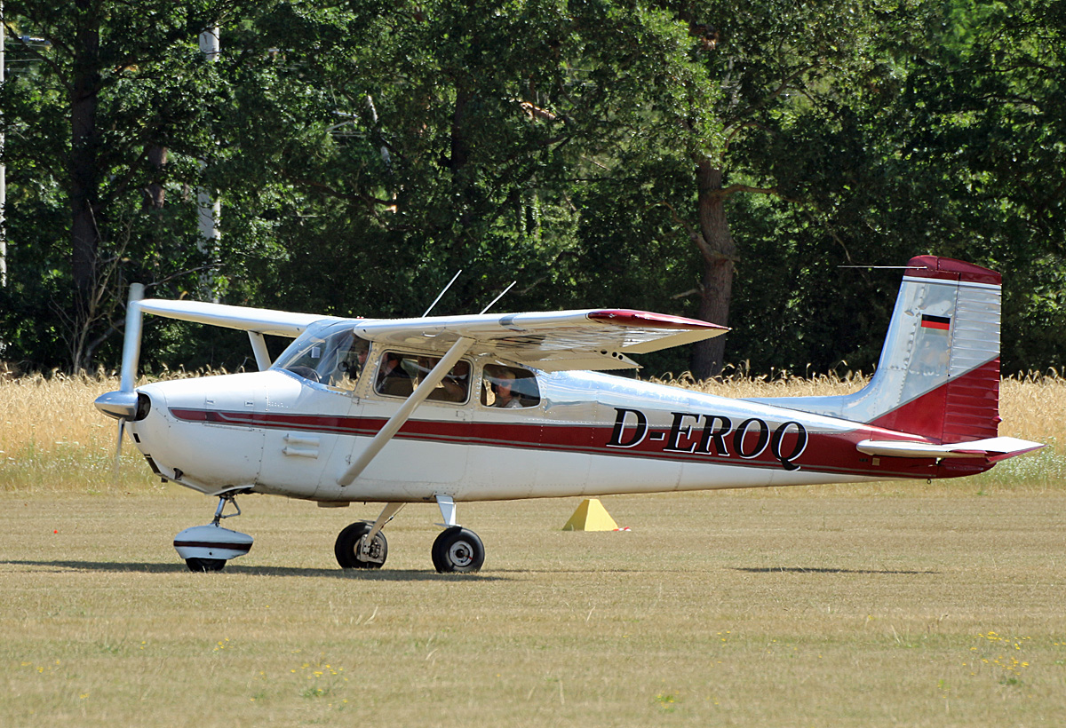 Private Cessna -172, D-EROQ, Flugplatz Bienenfarm, 02.07.2022