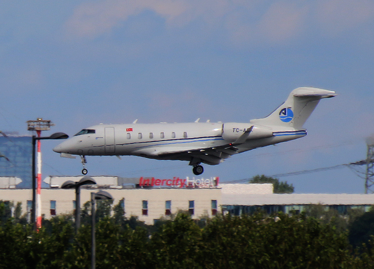 Private Challenegr 350, TC-ARK, BER, 14.07.2024