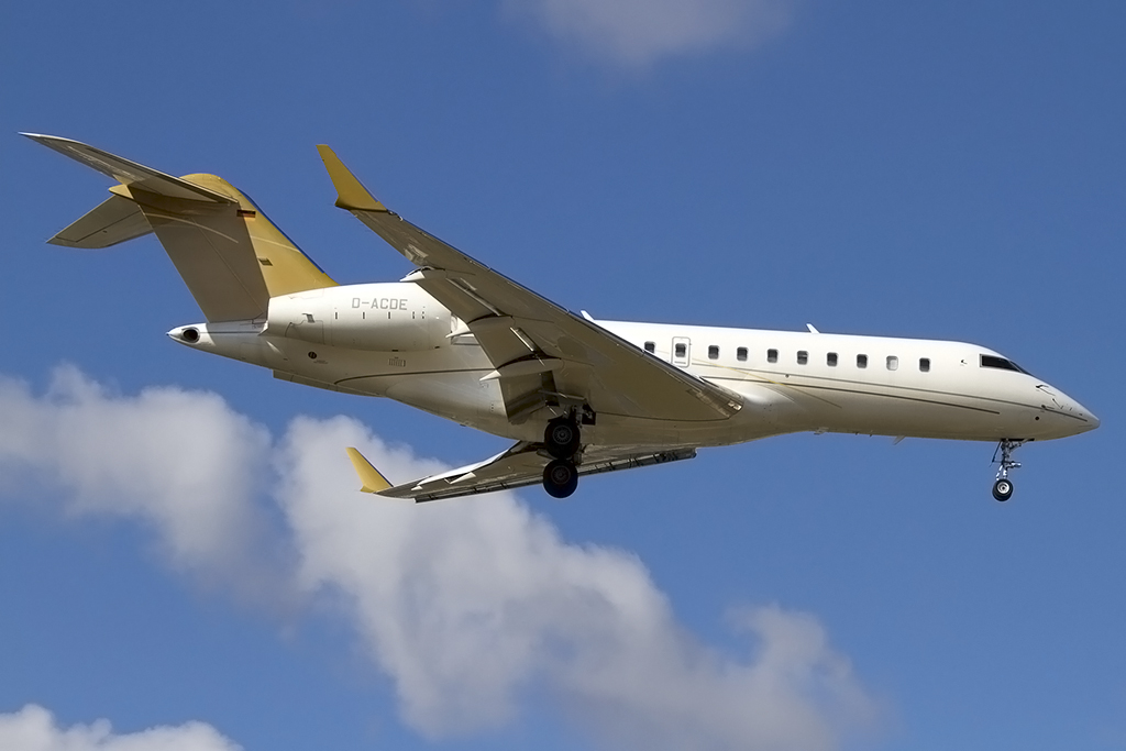Private, D-ACDE, Bombardier, BD-700-1A11 Global 5000, 02.03.2014, GVA, Geneve, Switzerland 




