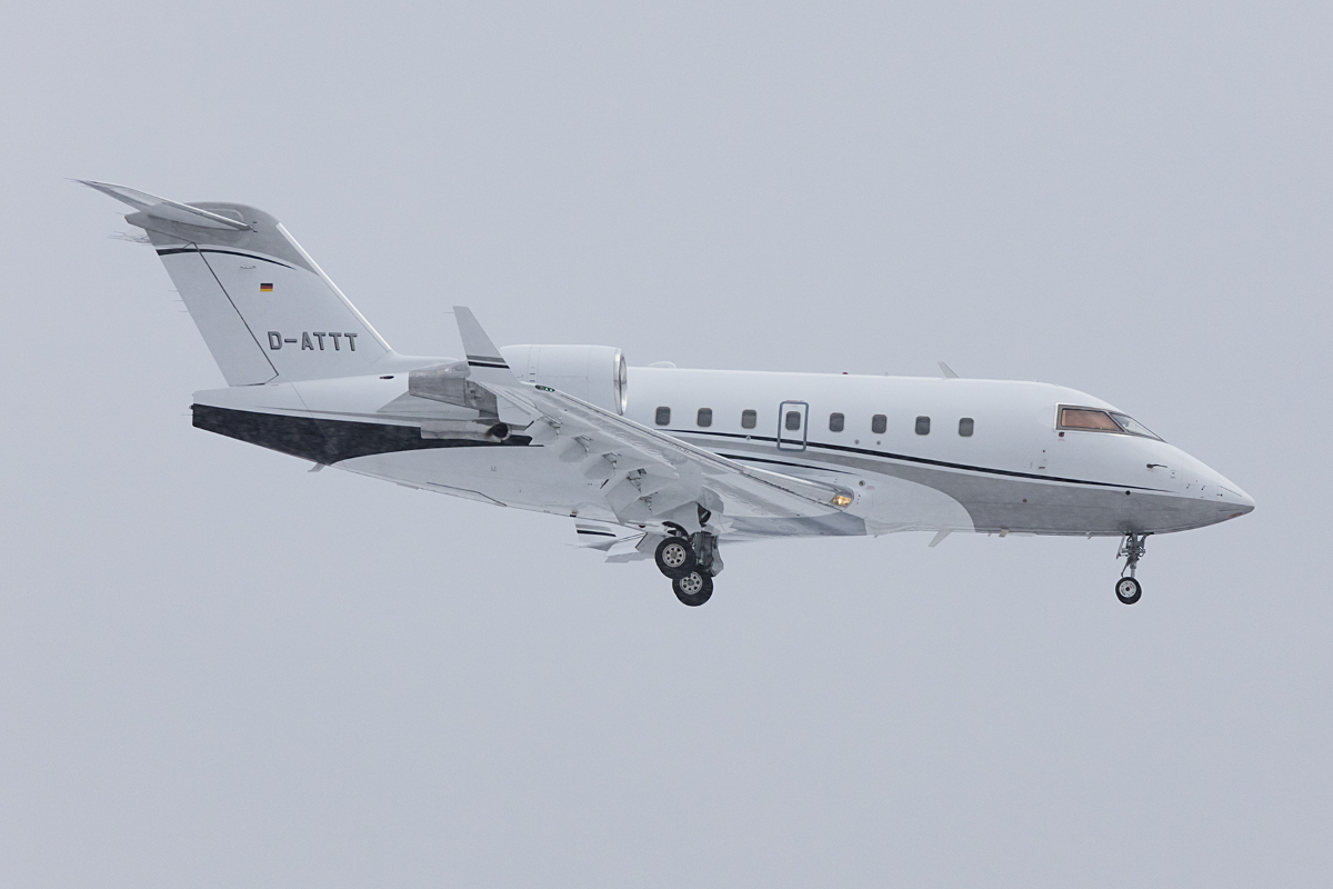Private, D-ATTT, Bombardier, CL-600-2B16 Challenger 604, 18.01.2017, ZRH, Zürich, Switzerland 




