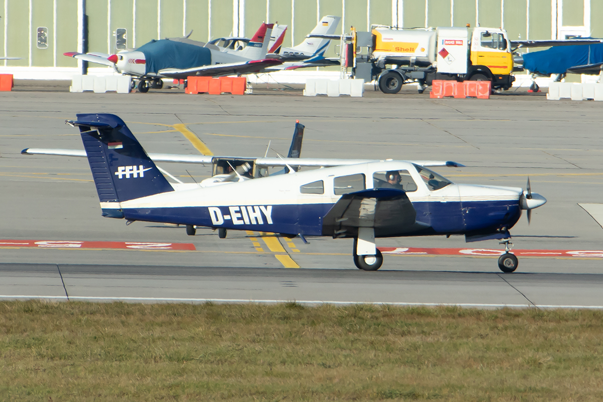 Private, D-EIHY, Piper, PA-28RT-201 Arrow IV, 03.12.2019, STR, Stuttgart, Germany





