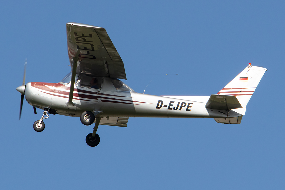 Private, D-EJPE, Reims-Cessna, F152, 15.10.2019, STR, Stuttgart, Germany


