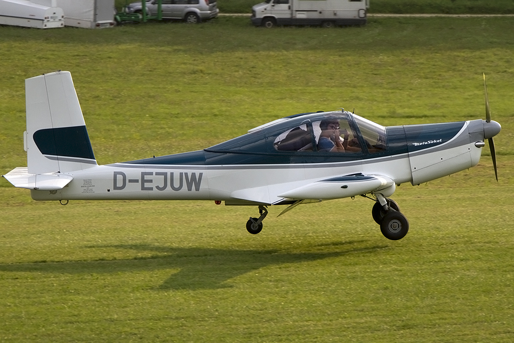 Private, D-EJUW, Orlican, L40 Meta Sokol, 06.09.2013, EDST, Hahnweide, Germany 







