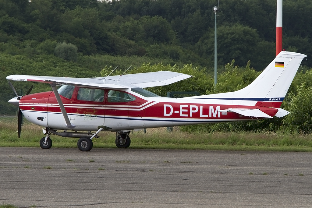 Private, D-EPLM, Reims-Cessna, 182P Skylane II, 21.06.2015, EDTF, Freiburg, Germany 





