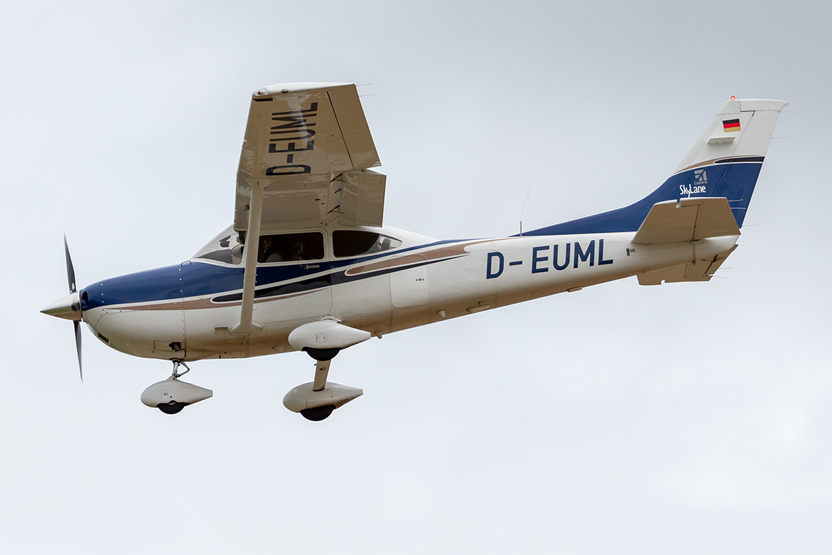 Private, D-EUML, Cessna, 182T Skyline, 04.08.2021, ETSN, Neuburg, Germany