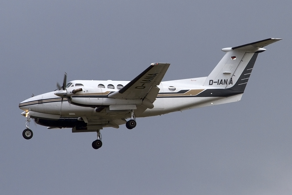 Private, D-IANA, Beechcraft, King Air 200, 21.06.2014, FRA, Frankfurt, Germany 





