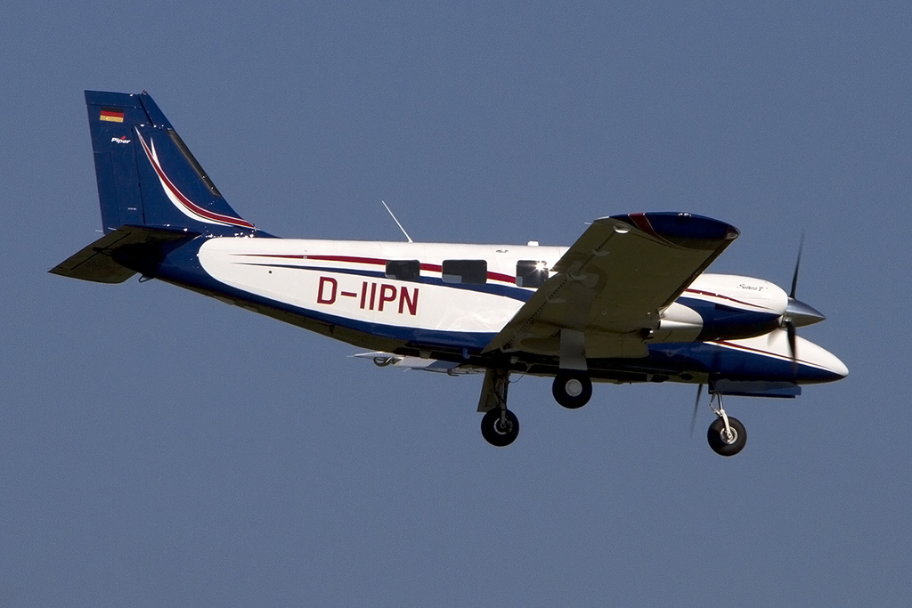 Private, D-IIPN, Piper, PA-34-220T Seneca V 03.09.2014, DUS, Duesseldorf, Germany 




